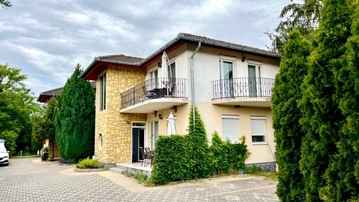 Balatonlelle Apartmanház