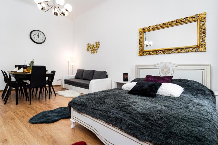 Golden Jewel Suite