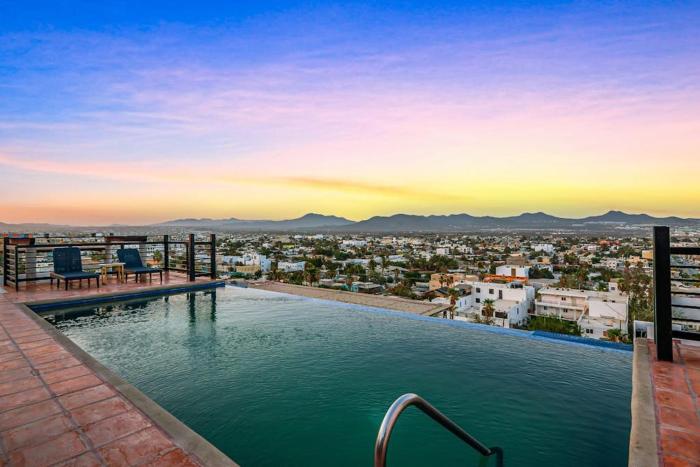 Morgan Residences 607 @ Boutique Hotel with Pool, Gym & Spa