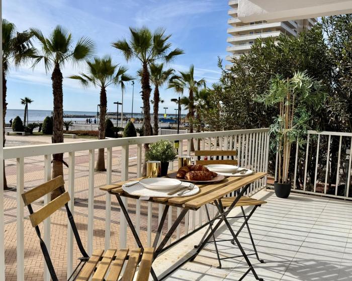 Premium Apartment Terrace & Beachfront by TuriVida
