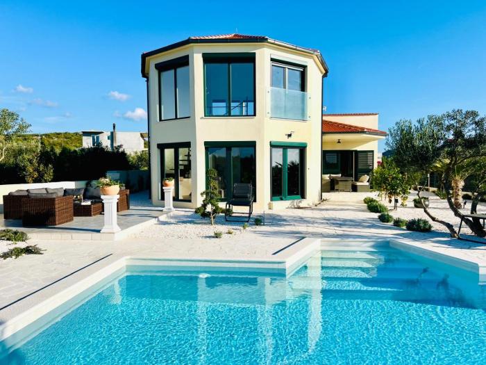 Traumhaftes Apartment mit Pool in Rogoznica