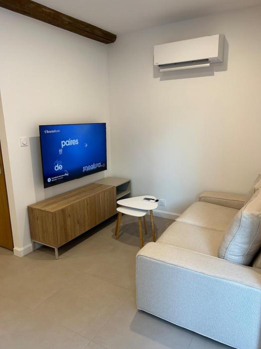 Appartement climatisé avec terrasse 5 min de Dijon