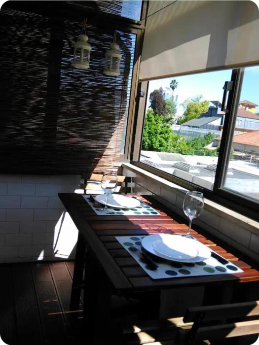 Cosy, sunny apartment in Boavista Avenue- BednBike