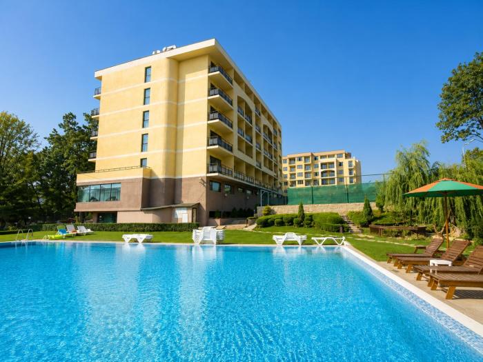 Studios in Sveta Elena complex with mineral pool