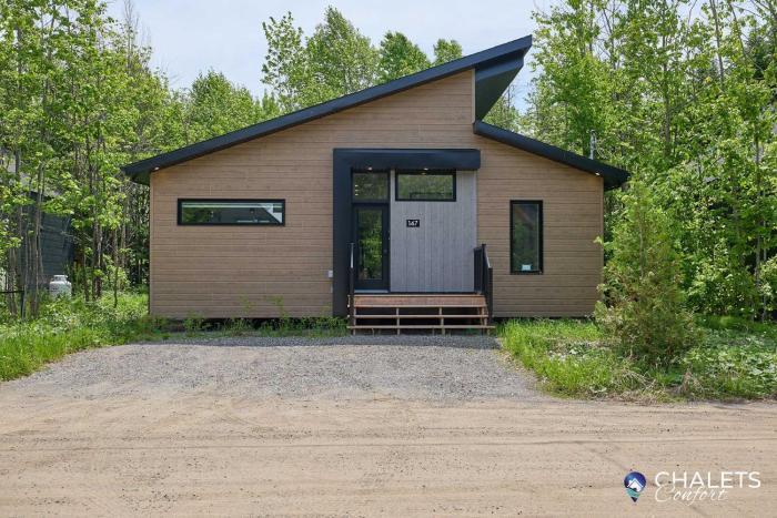 Astral - Private Hot Tub Pet-Friendly