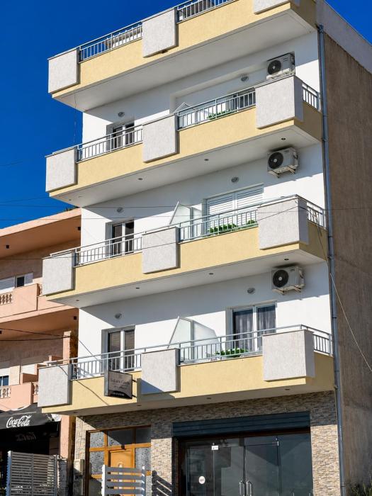 Lukova Center Sunset Apartments