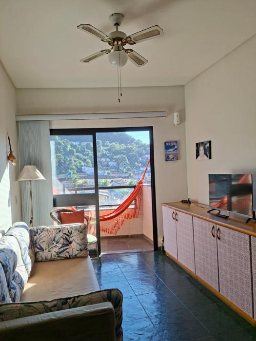 Guarujá Enseada,2 quartos, ar, vaga 1 carro, praia à pé