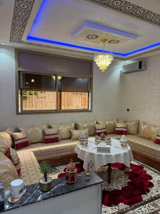 Appartement 2 chambres avec climatisation et Wi-Fi fibre à Meknès