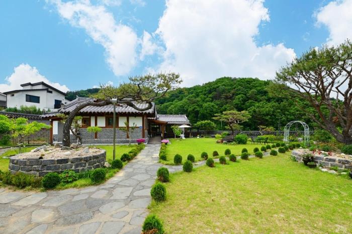Hanok Private Villa Stay Hoejeongdang