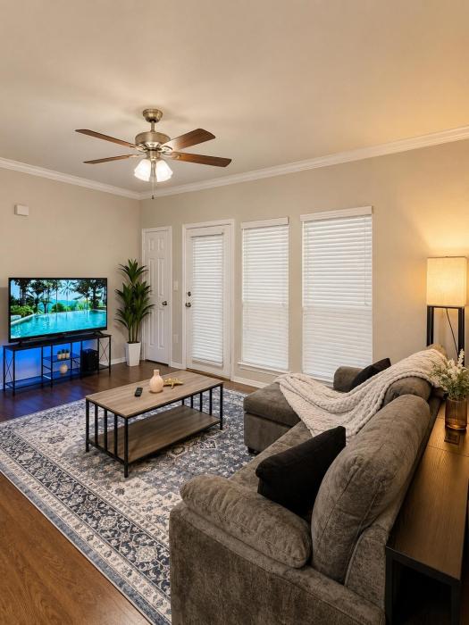 Elegant 1BR with Pool View in Prime Dallas