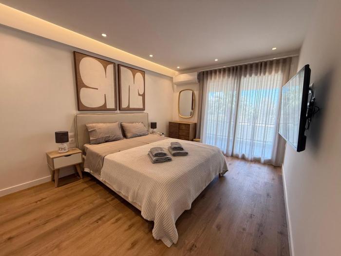 2BR Apartment Glyfada Near Beach & Parking