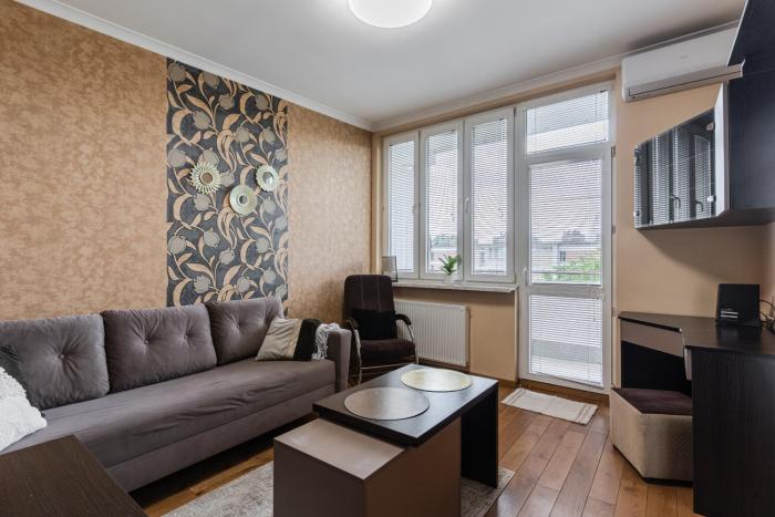 Krzywoustego Cozy Studio by BookingHost