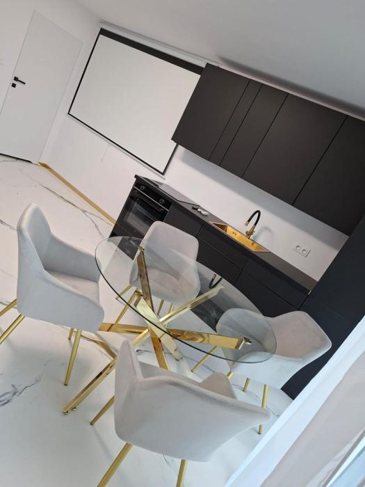 Golden Pearl Apartments