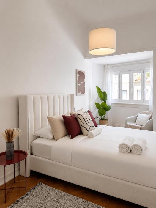 1E- Walk Everywhere from Lisbons Most Iconic Neighborhoods, Rossio, Chiado, Baixa and Liberty Avenue