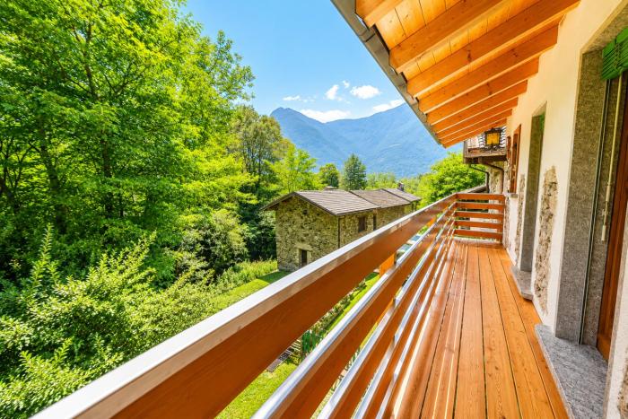 Chalet nel verde a Samolaco - Terrazzo
