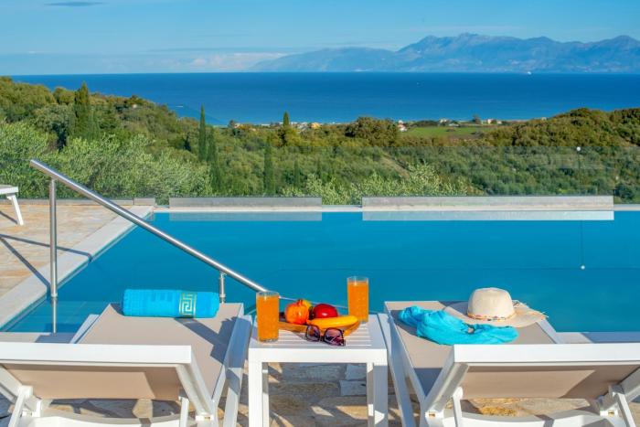 Family Villa Portes with panoramic view!