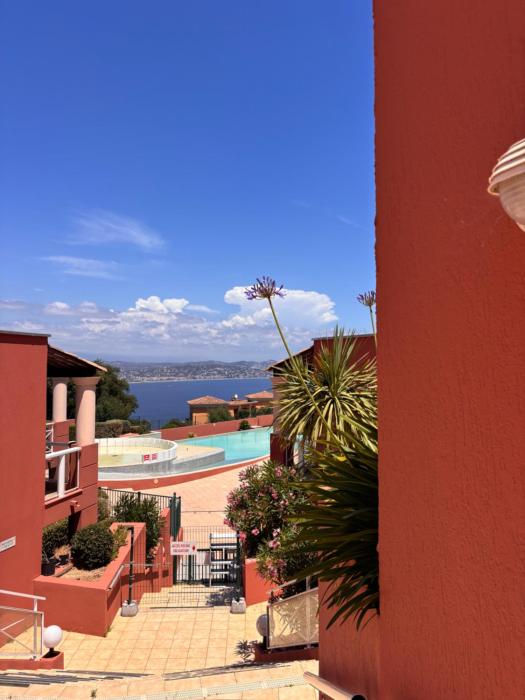 A haven overlooking the Bay of Cannes