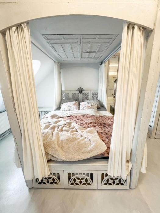 Romantic Old Town Studio