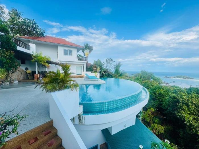 Choeng Mon 4-BR 3-Storey Infinity Pool Villa Koh Samui VVS36