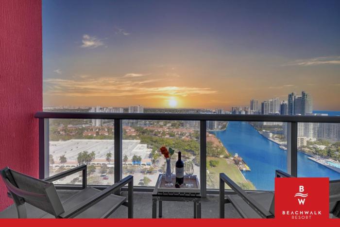 High-Floor Studio Intracoastal & Shuttle
