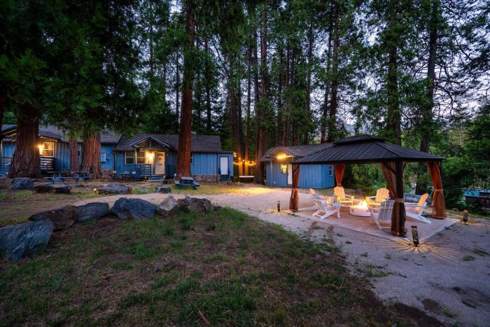 Sequoia Meadows Fire Pit + Hot Tub + AC