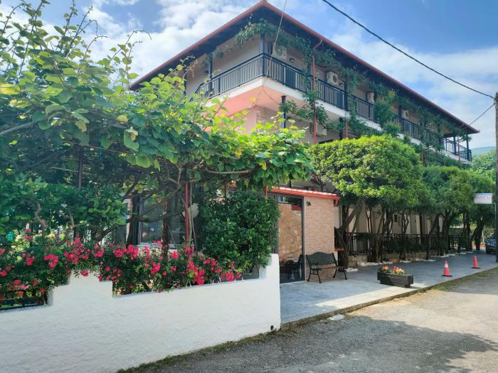 Helena Apartments