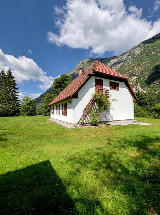House Flajs - secluded 2BR Surrounded by Forest