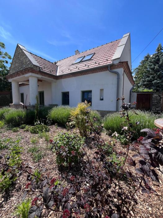 Kő-Villa