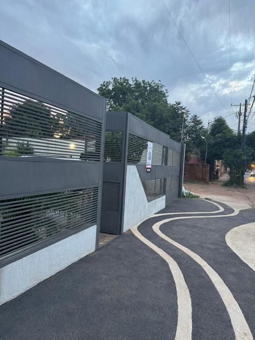Hermosa casa en Fernando de la Mora Zona Norte