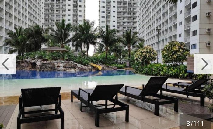 Urban Sanctuary at Shore near MOA