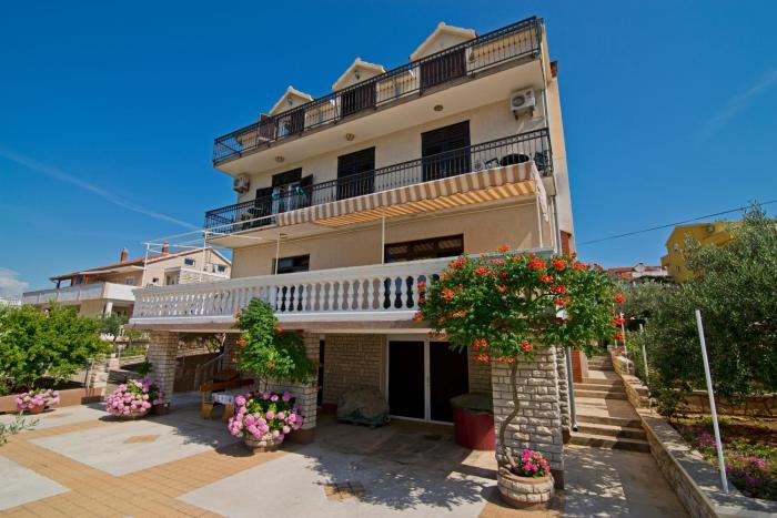 Apartments by the sea Jezera, Murter - 25262
