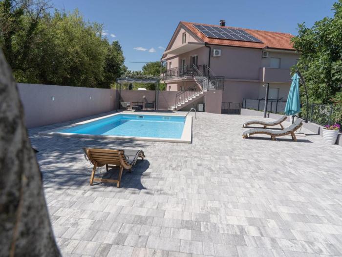 Apartments with swimming pool Zmijavci, Zagora - 27159