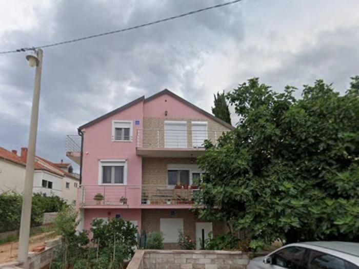 Apartments with parking space Zadar - 25998