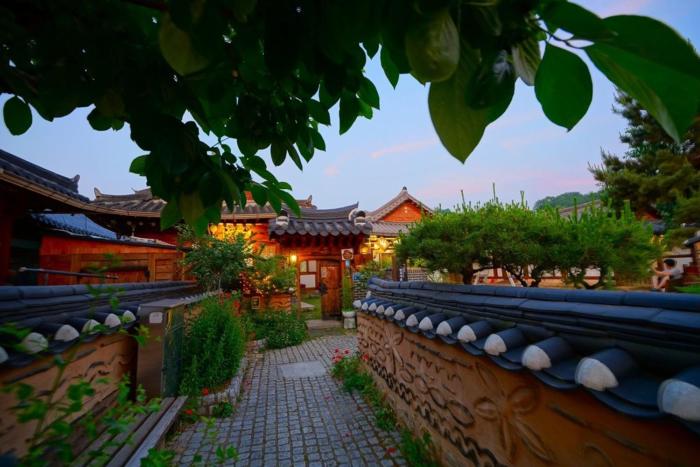 Bakgane Hanok