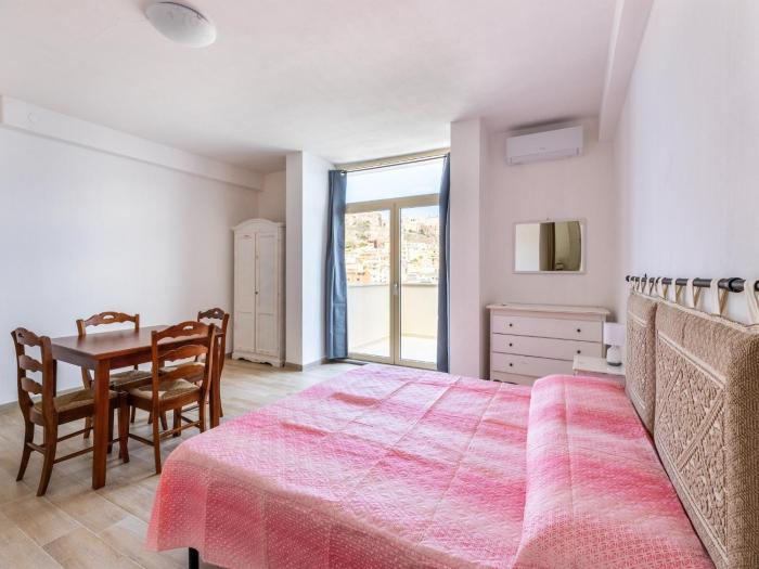 Apartment with sea view and terrace