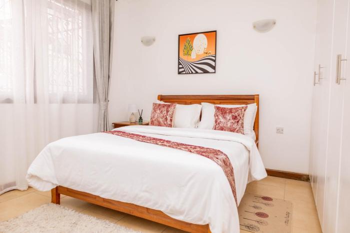 Maskani I - 2BR, Fast Wi-Fi, GenSet, Workspace, Secure Gated Estate, 5mins to Beach