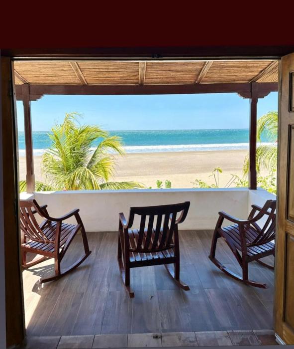Casa Brisas de Popoyo beach Yoga Surf House