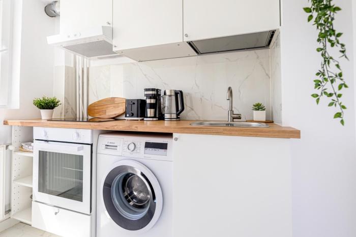 Deda Studio w. Smart TV · AC · washing machine
