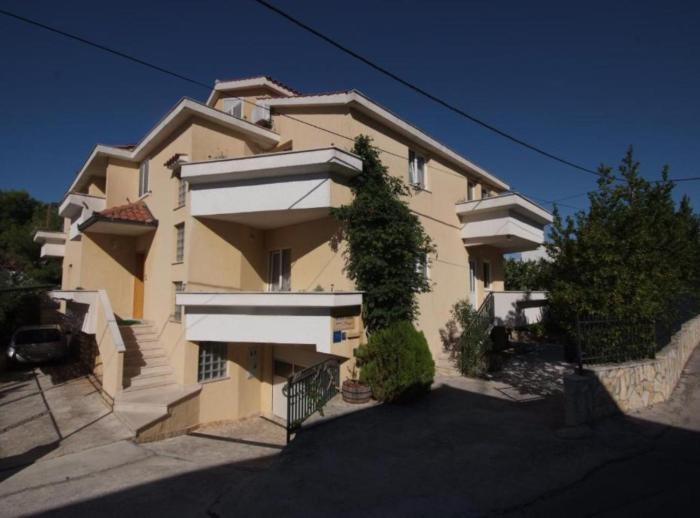 Apartments Gogi