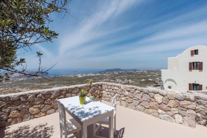 Apartment - Sleeps 4 - Parking - Sea View