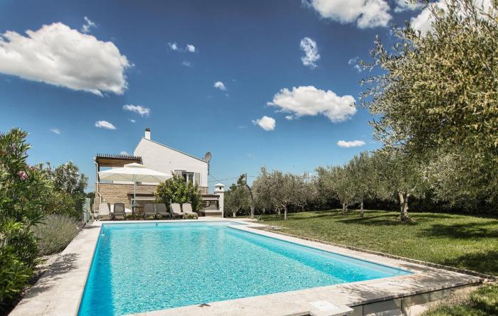 Beautiful Home In Donja Jagodnja