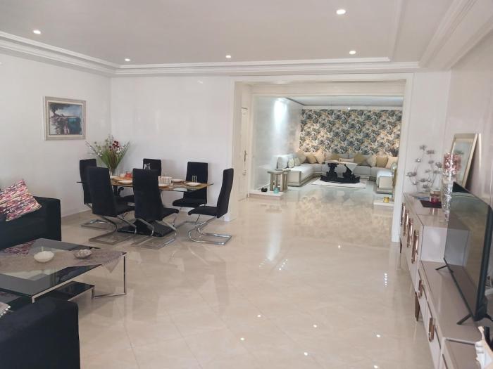 Luxury apartment in the center 7minute walk to the Old Medina