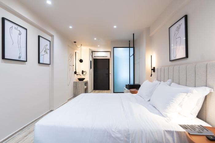 Finders Ermou Suites