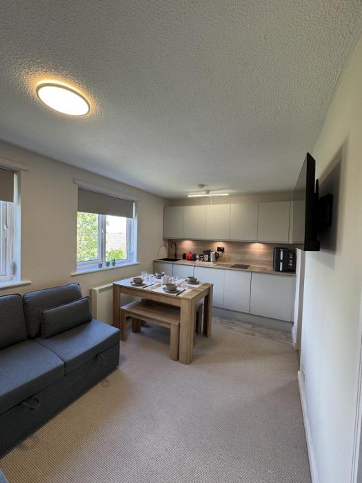 Johnson Suite Lichfield - New 2 Bed & 2 Parking Spaces