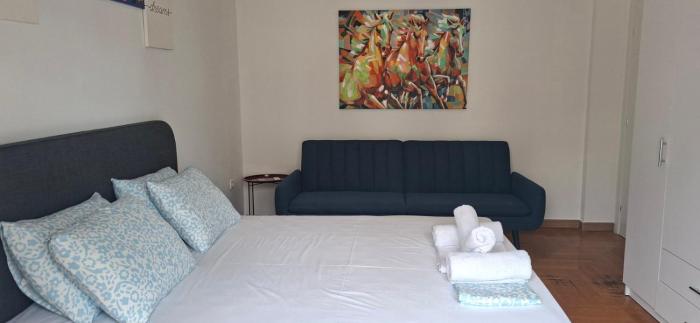 URBAN APARTMENT ATHENS CENTER- 4BD 1Bath