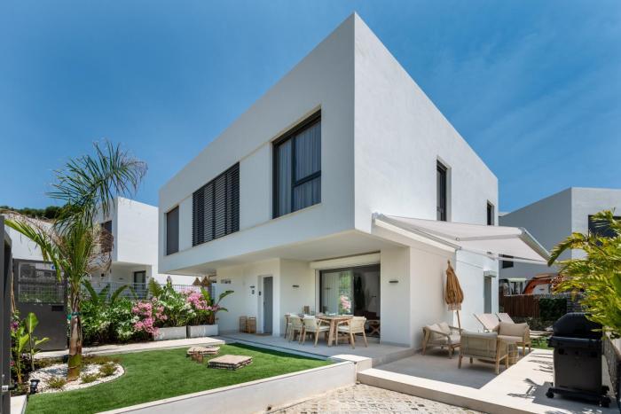 7 - Maison lumineuse avec petite piscine privee