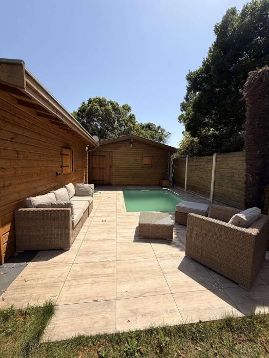 Maison climatisée piscine proche océan 4 chambres