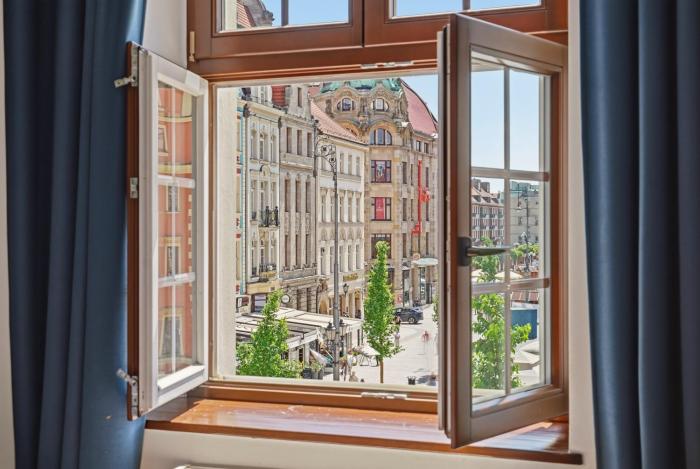 Market Square View Cozy 2 Rooms AS Home R425
