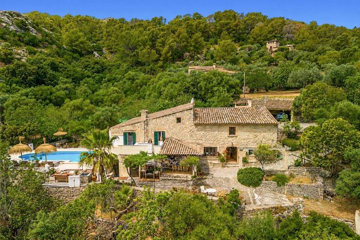 Villa La Coma by Sealand Villas