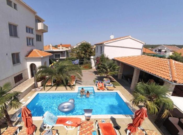 Bračić Premium Apartments with Outdoor Pool and Sauna 2